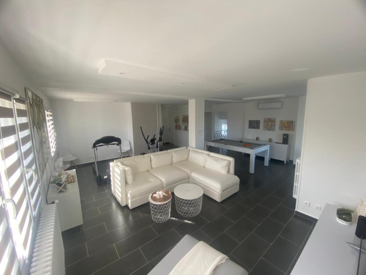 Grieges Chambre Dans Logement Partage Chez L Habitant Avec Piscine De 1 A 3 Chambres מראה חיצוני תמונה