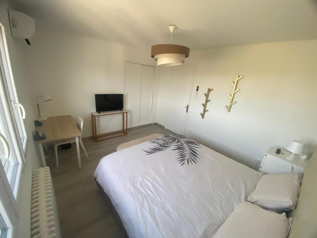 Grieges Chambre Dans Logement Partage Chez L Habitant Avec Piscine De 1 A 3 Chambres חדר תמונה