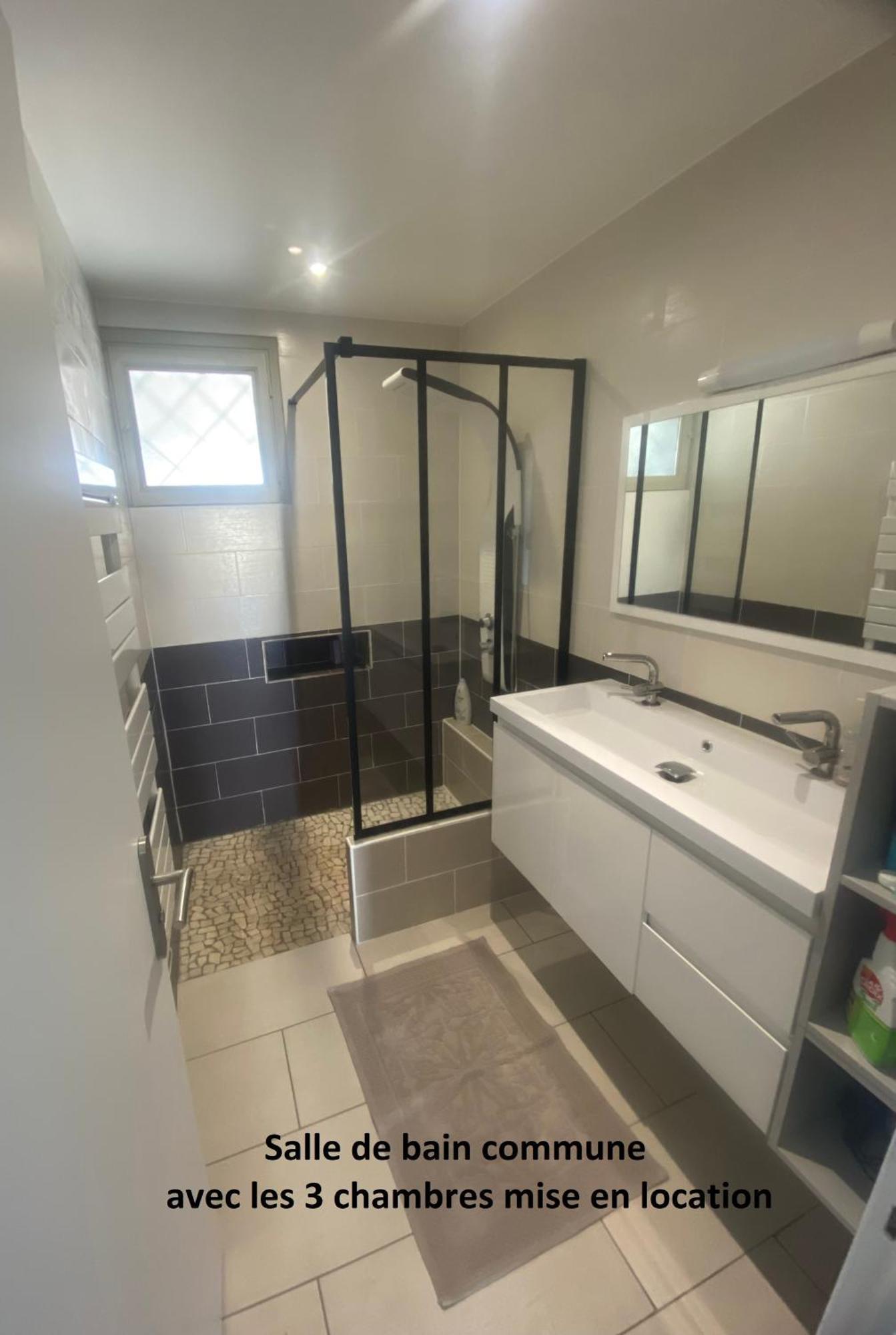 Grieges Chambre Dans Logement Partage Chez L Habitant Avec Piscine De 1 A 3 Chambres מראה חיצוני תמונה